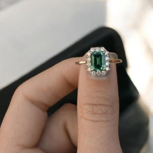 Dainty Emerald Ring, Emerald Stacking Ring, May Birthstone, Minimalist Emerald Ring, Gift for Her, Gemstone Ring, Promise Ring, Dainty Ring