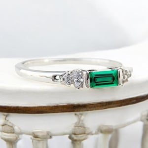 Dainty Emerald Ring, Emerald Stacking Ring, May Birthstone, Minimalist Emerald Ring, Gift for Her, Gemstone Ring, Promise Ring, Dainty Ring