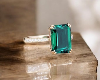 Green Emerald Engagement Ring Vintage Emerald Engagement Ring 18K Yellow Gold Ring Unique Antique Wedding promise Anniversary Ring For Her,