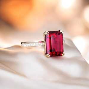 Ruby Diamond Engagement Ring in 18K Gold, Delicate Ruby Stacking, Valentine&#39;s Gift for Wife, Birthstone Ring