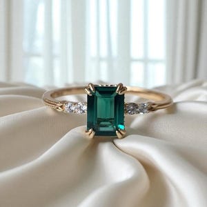 14k Solid Gold Emerald Engagement Ring for Women Green Emerald Ring Lab Grown Solitaire Ring Emerald May Birthstone Ring Dainty Gift for Her
