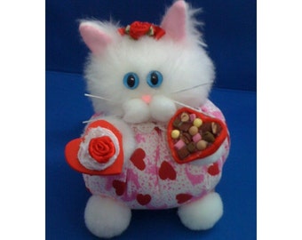 Lil Sweetheart - Valentines Day Festive Feline Cat Purrsonality - Fiber Art Collectible 125