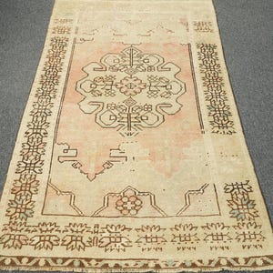 Kleiner türkischer Vintage-Teppich von 3&#39;33 bis 5&#39;28cm - Handgefertigter Anatolischer Teppich aus Wolle für Eingangsbereich oder Schlafzimmer
