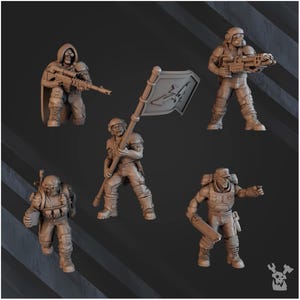 May include: A set of six miniature soldier figurines in combat attire. The figures are in different poses, some kneeling and others standing, and are armed with rifles, a flag, and a chainsaw. The color is a muted brown.