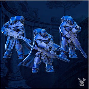 Puede incluir: Tres figuras de soldados futuristas azules con armadura detallada, capas y rifles grandes. Las figuras están posadas en una postura dinámica, sugiriendo acción. La estética general es una mezcla de ciencia ficción y fantasía.