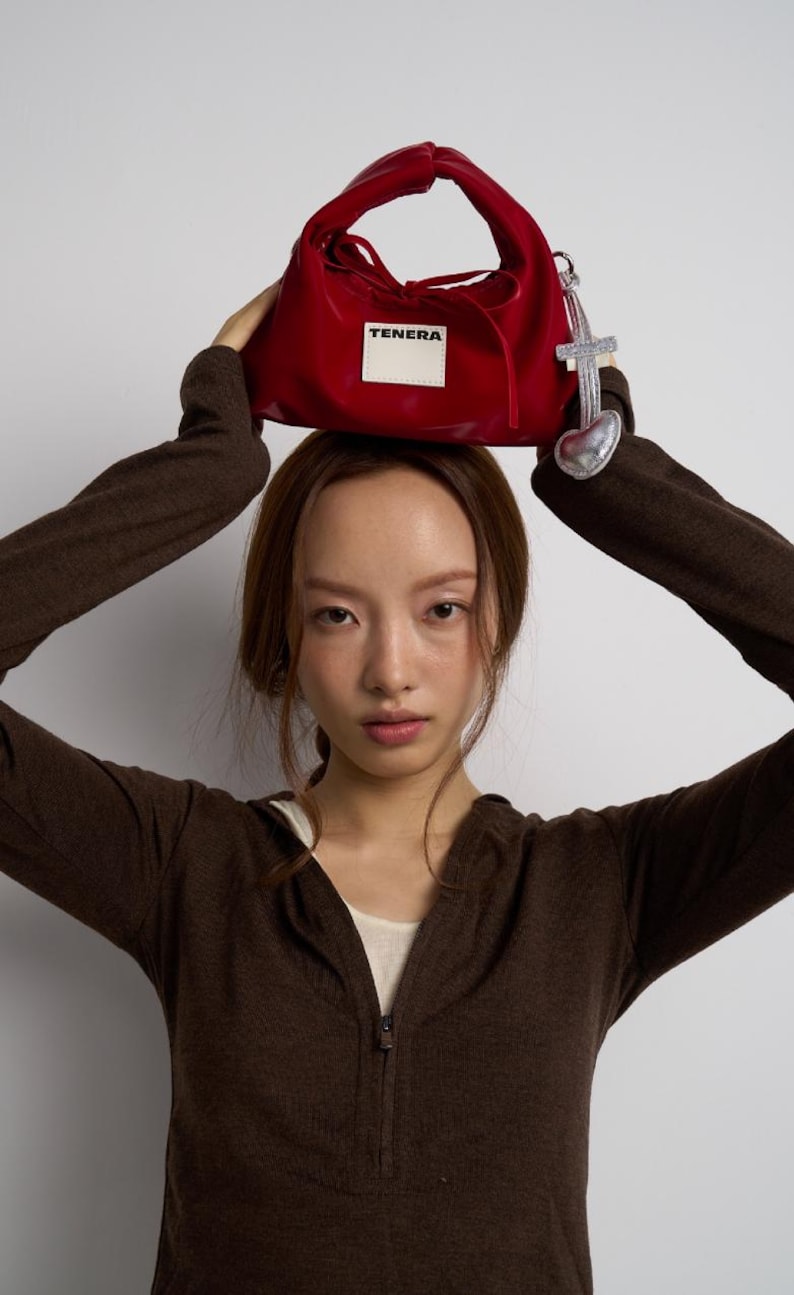 Mini bolso HOBO de cuero vegano de base biológica TENERA Noxtilia™ imagen 3