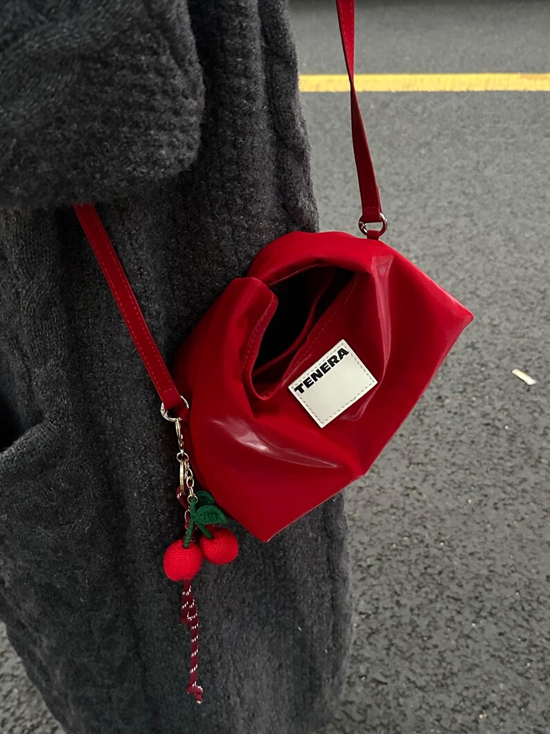Mini bolso HOBO de cuero vegano de base biológica TENERA Noxtilia™ imagen 7