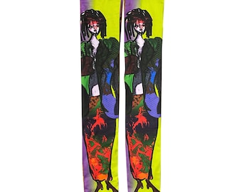 Calcetines de pantorrilla con collage alienígena | Edición Caos Digital