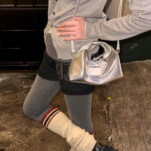 Mini bolso HOBO de cuero vegano de base biológica TENERA Noxtilia™ imagen 4