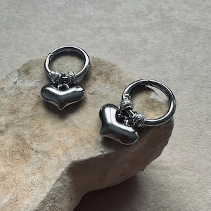 Heart ear weights- goth ear hangers, earrings for plugs- hinged earring, Goth Ear Hangers, 90s style heart ear weight, 6g earweights