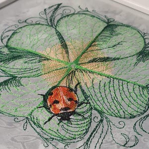 Puur Geluk Borduurontwerp – Krabbelcitaat Borduurbestand – Geluksborduurwerk – Machineborduurwerk voor St. Patrick's Day – Doodle Script