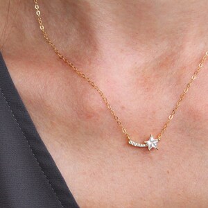 Delicate Shooting Star Necklace, Dainty Gold or Silver Star Necklace, Layering Necklace, Minimalist Jewelry, Gift for Her, Star Necklace