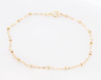 Delicate Gold or Silver Tiny Saturn Chain Bracelet, Minimalist Chain Bracelet, Every day Simple Jewelry, Bridesmaid BFF Sister Wife Gift