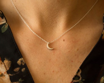 Dainty Skinny Crescent Moon Necklace, Delicate Tiny Charm Necklace, Layering Necklace, Minimalist Jewelry Gift for Her, Moon Charm Choker