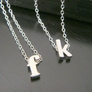 Minúscula pequeña letra única collar inicial, collar del alfabeto, collar de nombre personalizado, collar de una sola letra, collar de una letra