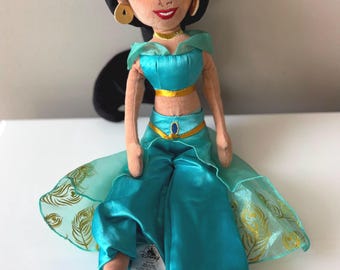 ALADDIN / Princess JASMINE / JASMIN Winter 18” Disney Store Doll