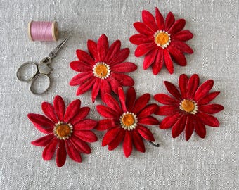 Margaritas vintage de sombrerería de los años 30, 5 unidades, flores de terciopelo rojo de 7,6 cm