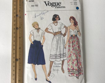 1980s Vogue Skirt Sewing Pattern 8238, Size 10, Complete 25" waist #3656.2