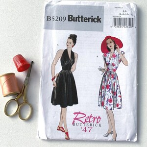 Ongesneden Butterick Retro 5209, patroon halterjurk maat 6-8-10-12