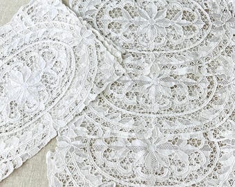 Vintage Lace Placemats - Set of 8 White Point de Venise