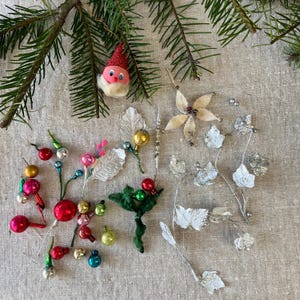 1950s Small Ornament and Parts for Wreath Making, Feather Trees & Decorations #7065