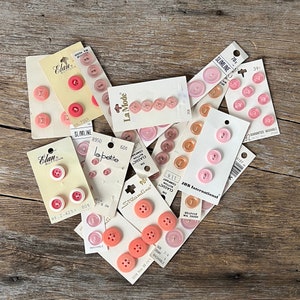 Set von 17 Vintage Knopfkarten, Sets mit verschieden farbigen Knöpfen, für Kleidung und Kunsthandwerk #2800