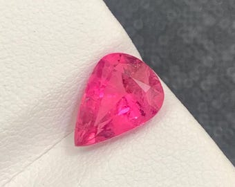 Natuurlijke rubelliet toermalijn edelsteen: roze-rode glans (2,55 karaat)