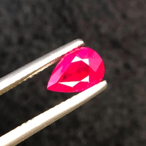 Natural Burma Ruby Gemstone (1.25 Carats, 8.12x5.68x3.68mm)
