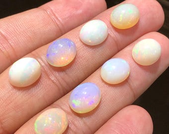 Natuurlijke Ethiopische opaal edelsteen (21,45 karaat, 11,1 x 9 x 6,3 mm)