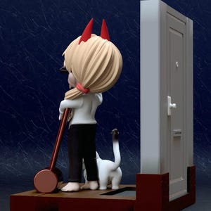 Puede incluir: Una figura de un personaje con cabello rubio, cuernos rojos y una camisa blanca, sosteniendo un objeto rojo. Un gato blanco con cola negra está cerca. Una puerta blanca está a la derecha, todo sobre una base marrón.
