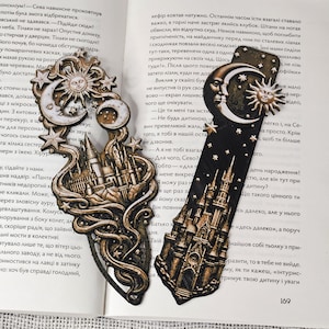 Set of 2 Tactile Hogwarts-Inspired Bookmarks – 3D Printed Fantasy Castle Design