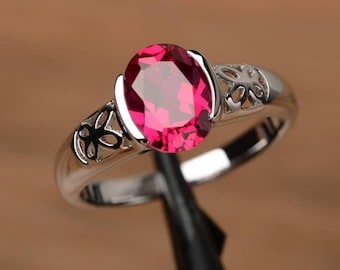 Anillo de cóctel de plata de ley con rubí ovalado: regalo de aniversario
