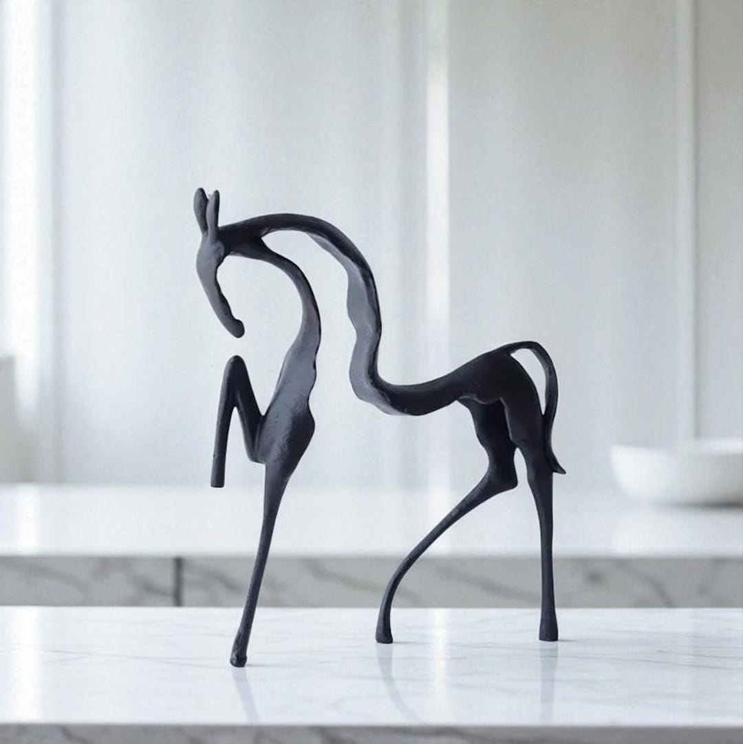 抽象的な鋳鉄製の馬と鹿の彫刻：モダンなデスク装飾 - Etsy 日本