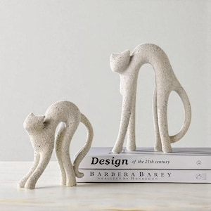 Modern Sandstone Cat Sculpture – Abstract Resin Kitten Statue, Minimalist Room Decor, Aesthetic Desk Ornament