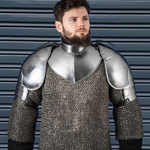 Blackened Steel Pauldrons: Medieval Knight Shoulder Armor, LARP Cosplay
