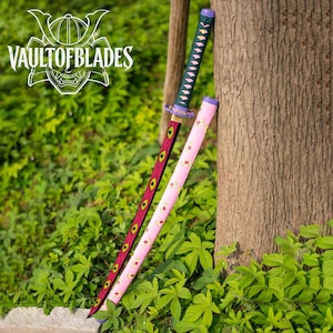 Espada Kokushibo Nichirin - Lâmina artesanal em aço 1045 com detalhes em liga metálica, ideal para cosplay e exibição de Demon Slayer.