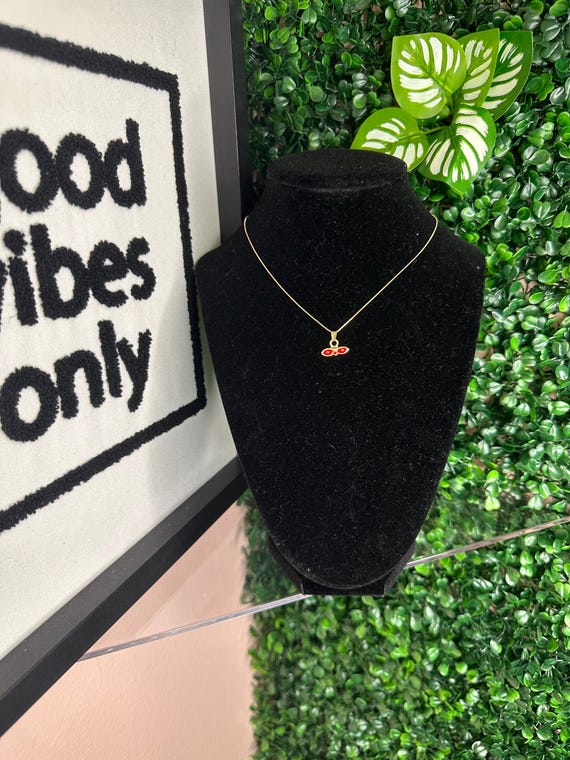 Saint Lucy Eyes Pendant Necklace – 18K Gold-plated Dainty Red