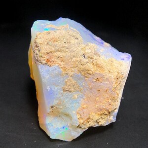 天然エチオピア産オパール原石：27カラットのブルーファイアクリスタル
