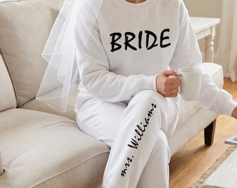 Custom Bride Sweatsuit, Personalized White Bridal Jogger Set with Last Name, Wedding Morning Gift for Bride