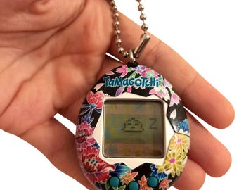 Tamagotchi 1996 白キーホルダー付き3点 Tamagotchi white BANDAI 1996 | eBay