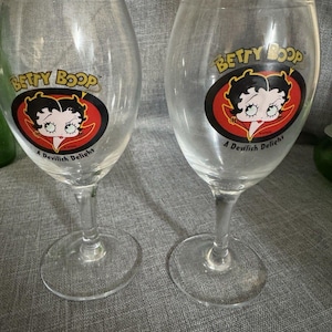 Set Of 2 Vintage Betty Boop Wine Glasses a Devilish Delight