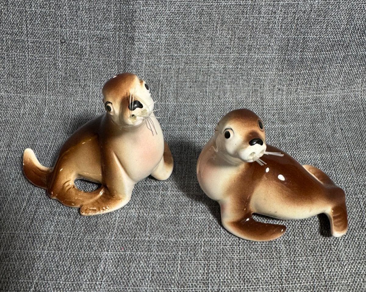 Salt and Pepper Seal - Etsy