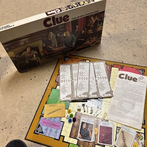 1972 Clue Game by Parker Brothers 99% Complete Missing 1 CARD & 1 Suspect TOKEN