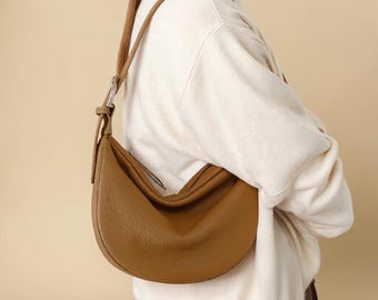 Leather crescent purse, women's half moon bag, cute shoulder bag, Shoulder leather Bag, Gift for girlfriend, wife's bag,Guest Party Gift Bag
