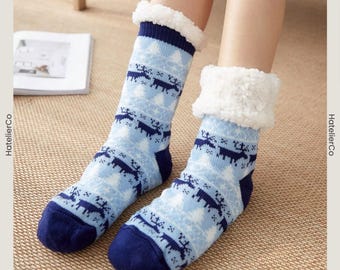 Calcetines de peluche de reno azul, calcetines de invierno antideslizantes con forro térmico para mujer, acogedores y navideños, ropa de interior cálida y bonita, regalo para ella.