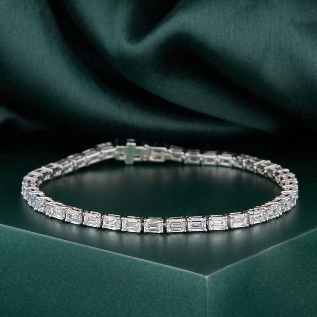 エメラルドカット モアッサナイト ブレスレット：7.35カラット