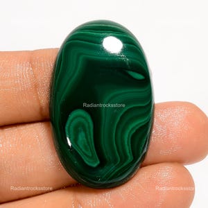 Malachit Cabochon: Natürlicher Grüner Edelstein, 53.5 ct, 34x21x6 mm