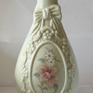 Vintage Porcelain Bud Vase, The Cameo Ribbon Vase, Royal Heritage Collection, 5.5 inches tall