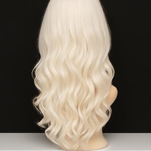 Blonde Long Soft Wavy Wig – Cosplay Wig, Light Cool Tone Ash Blonde Wig, Gift for Her