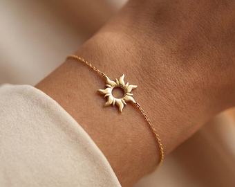 Minimale zonarmband, zonsymbool sieraden, sierlijke gouden armband, alledaagse minimale armband, betekenisvolle zonbedel, elegant cadeau voor haar